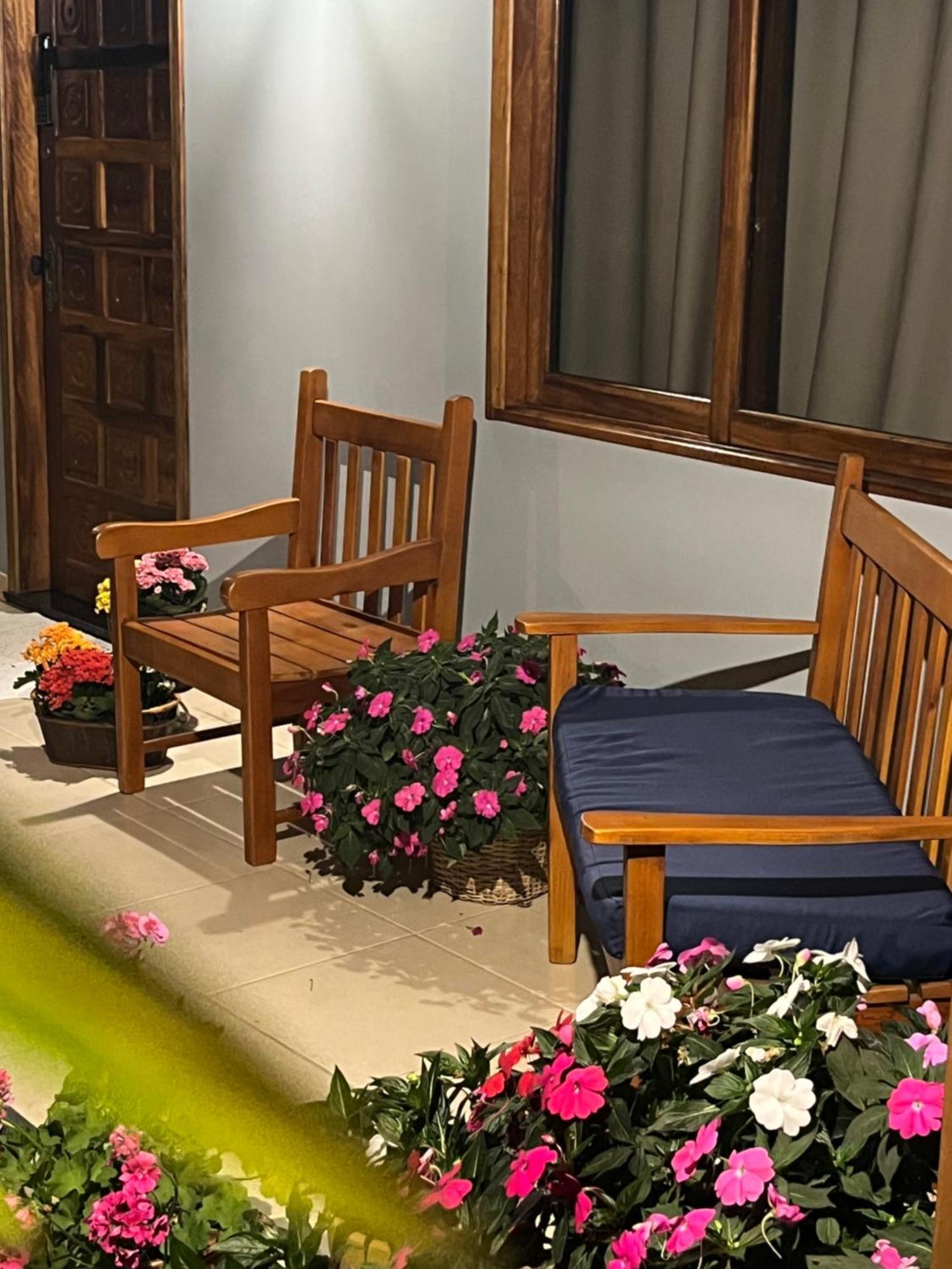 Bella Hotel *